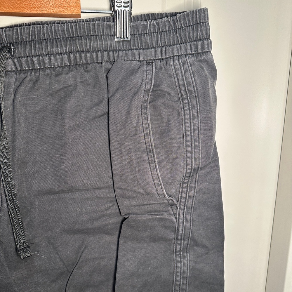 ABERCROMBIE & FITCH - Classic Flat Front 5 Inch Shorts, Menβs XL, Slate Grey - Picture 4 of 9